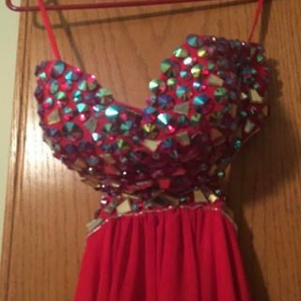 Red custom made Prom Dress, Night out, Party Open Back& Sides Sz 4 - Picture 6 of 15